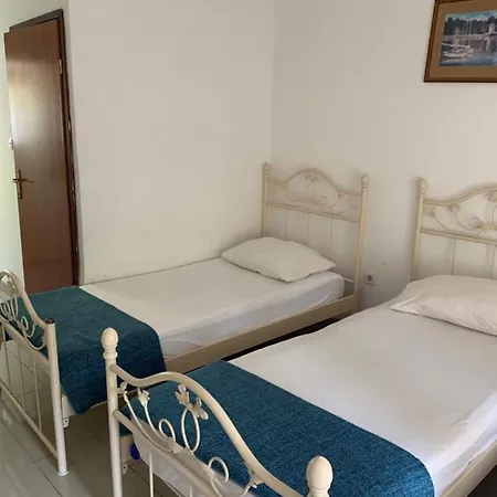 ルームズ ガーデン ドゥブロブニク