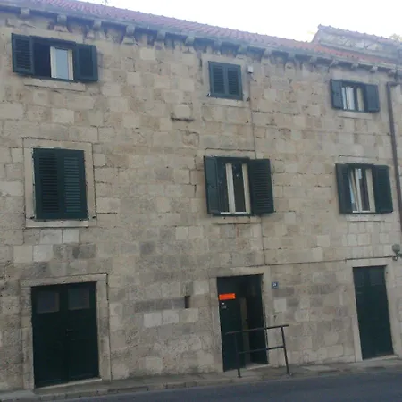 ルームズ ガーデン