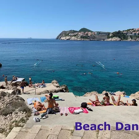 ルームズ ガーデン 3*